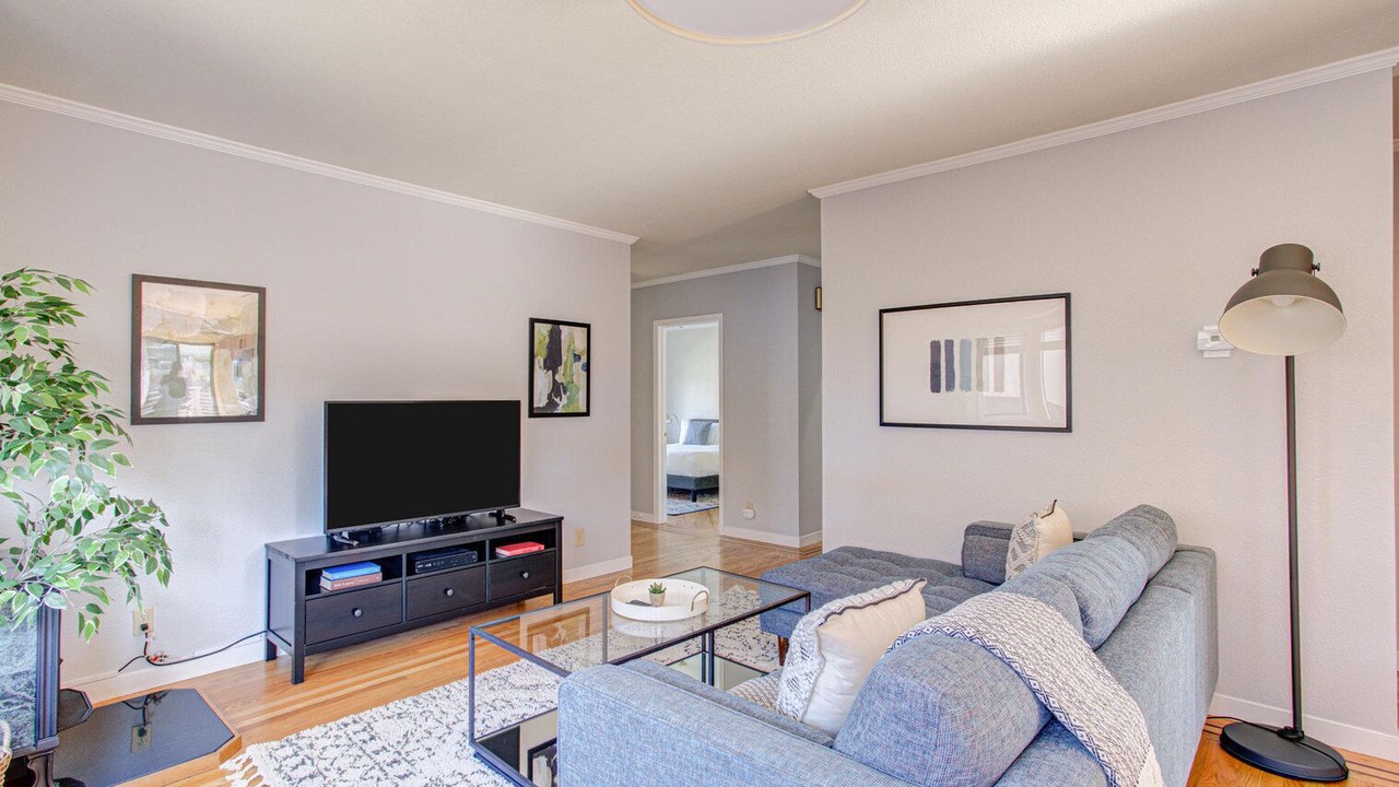 Photo of Livingroom in Downtown