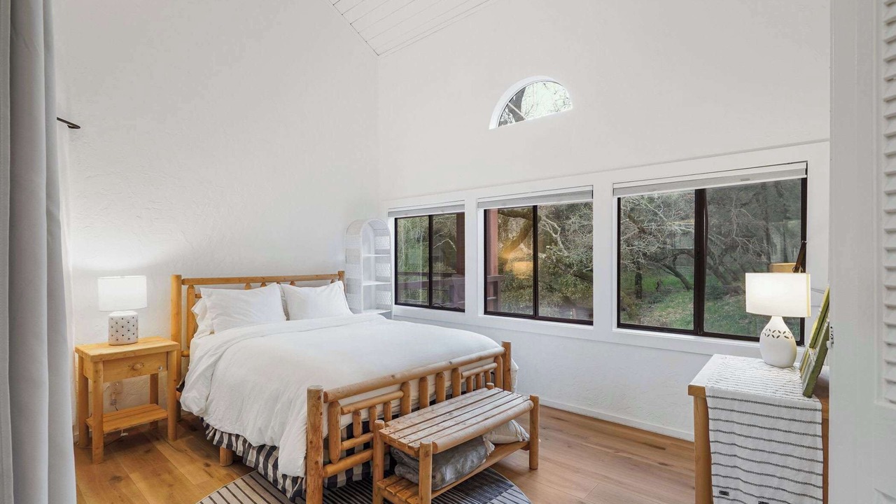 Photo of Bedroom in Glen Ellen