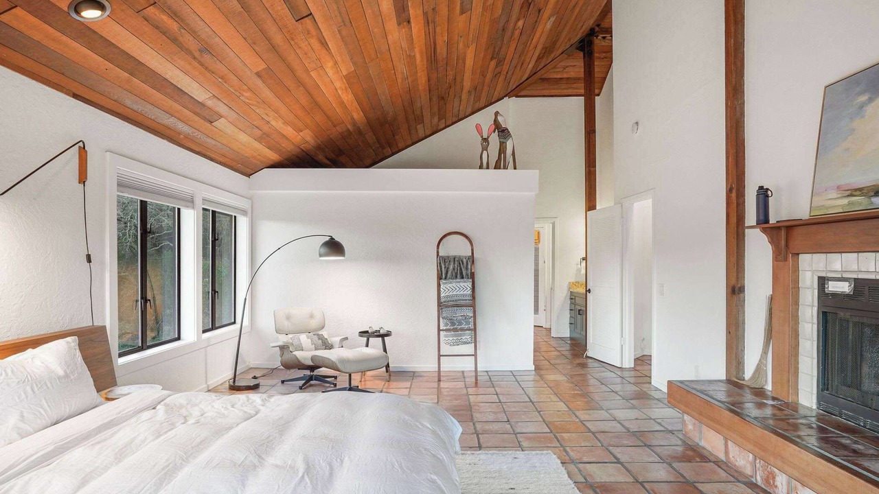 Photo of Bedroom in Glen Ellen