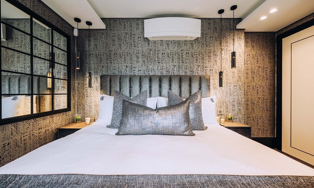 Photo of Bedroom in Bantry Bay
