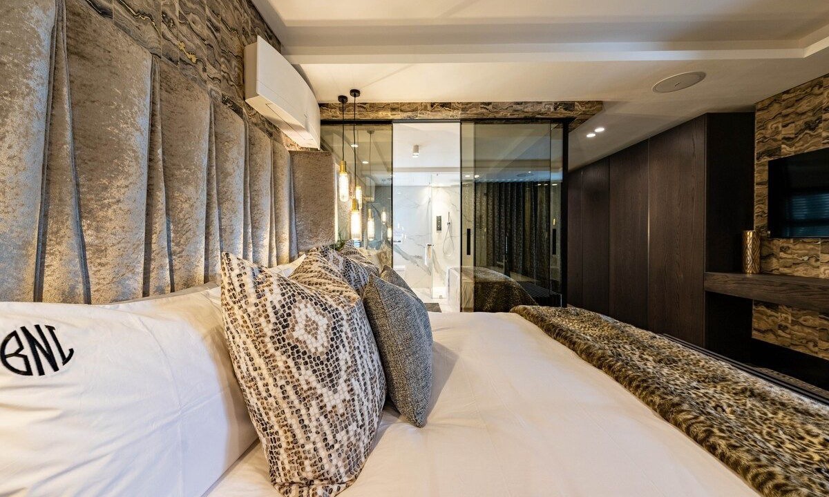 Photo of Bedroom in Bantry Bay