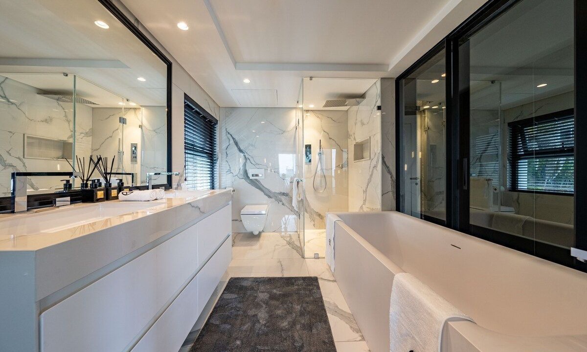 Photo of Bathroom in Bantry Bay