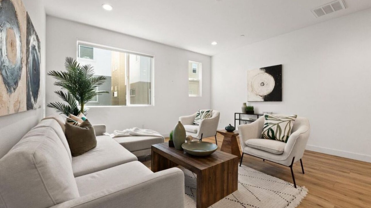 Photo of Livingroom in Ralph Bunche