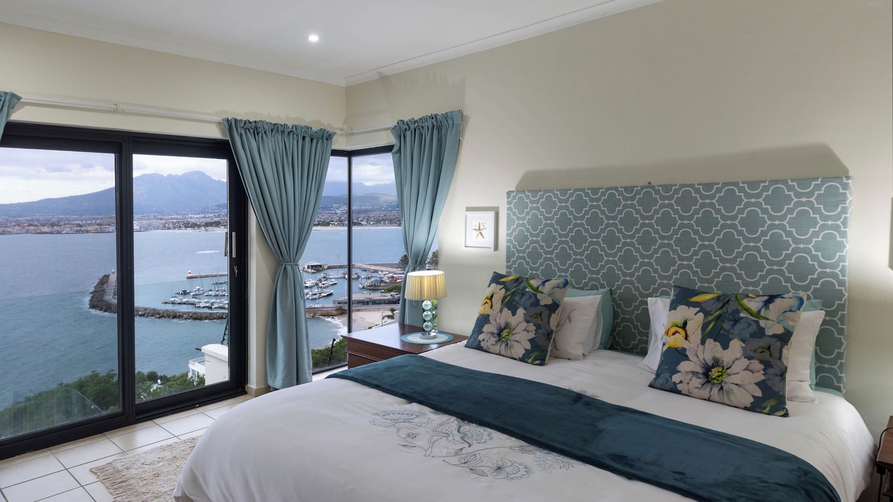Photo of Bedroom in Mountainside