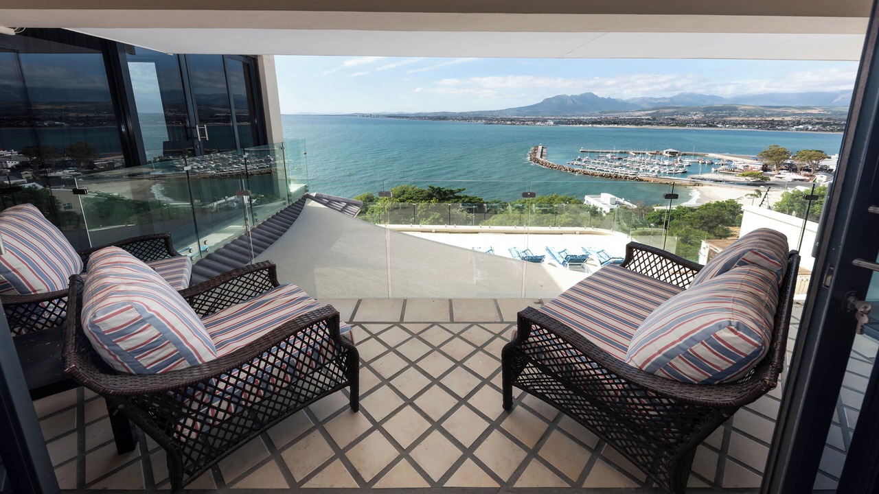 Photo of Patio Balcony in Mountainside