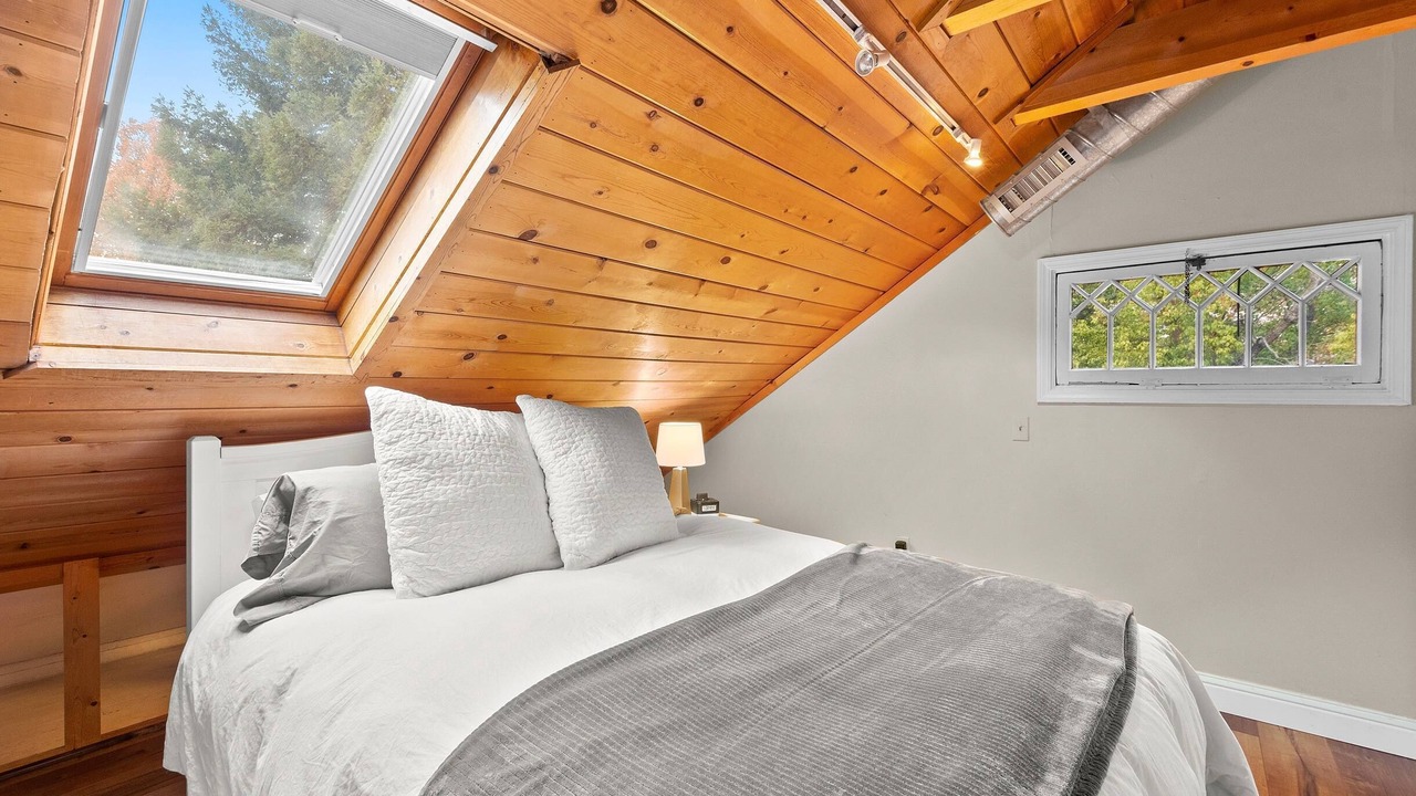 Photo of Bedroom in Midtown Sacramento