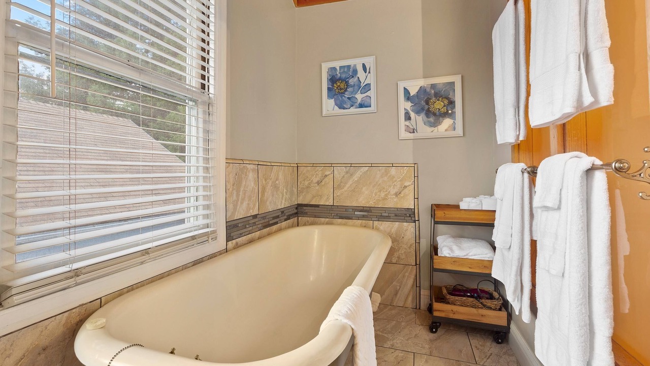 Photo of Bathroom in Midtown Sacramento