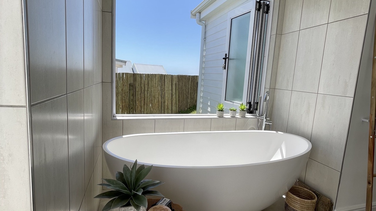 Photo of Bathroom in Grotto Bay