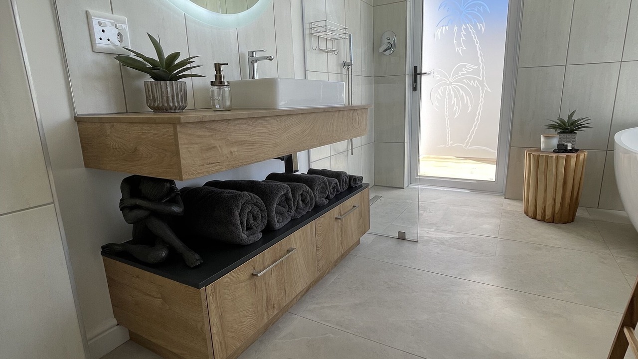 Photo of Bathroom in Grotto Bay