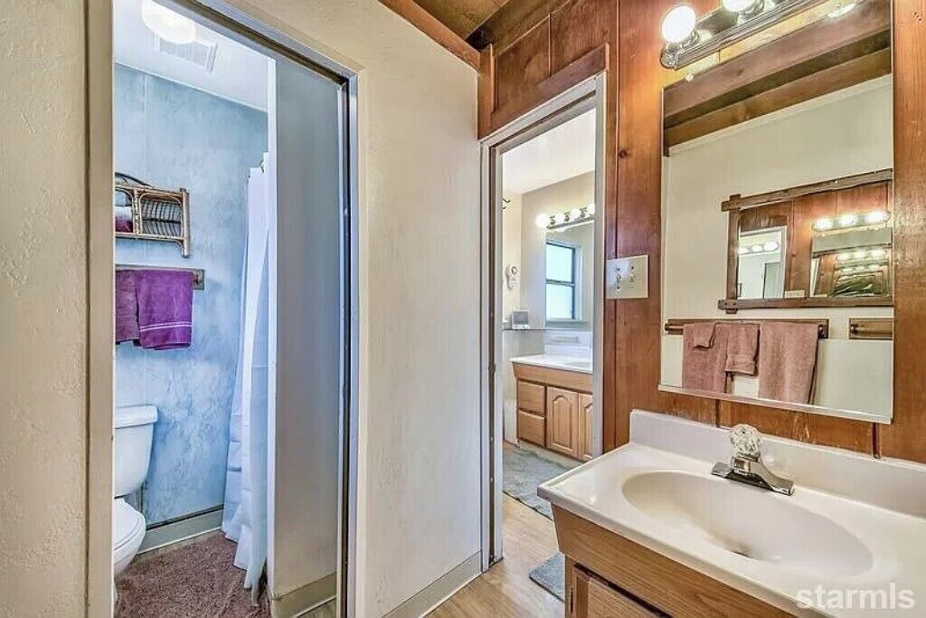 Photo of Bathroom in Al Tahoe