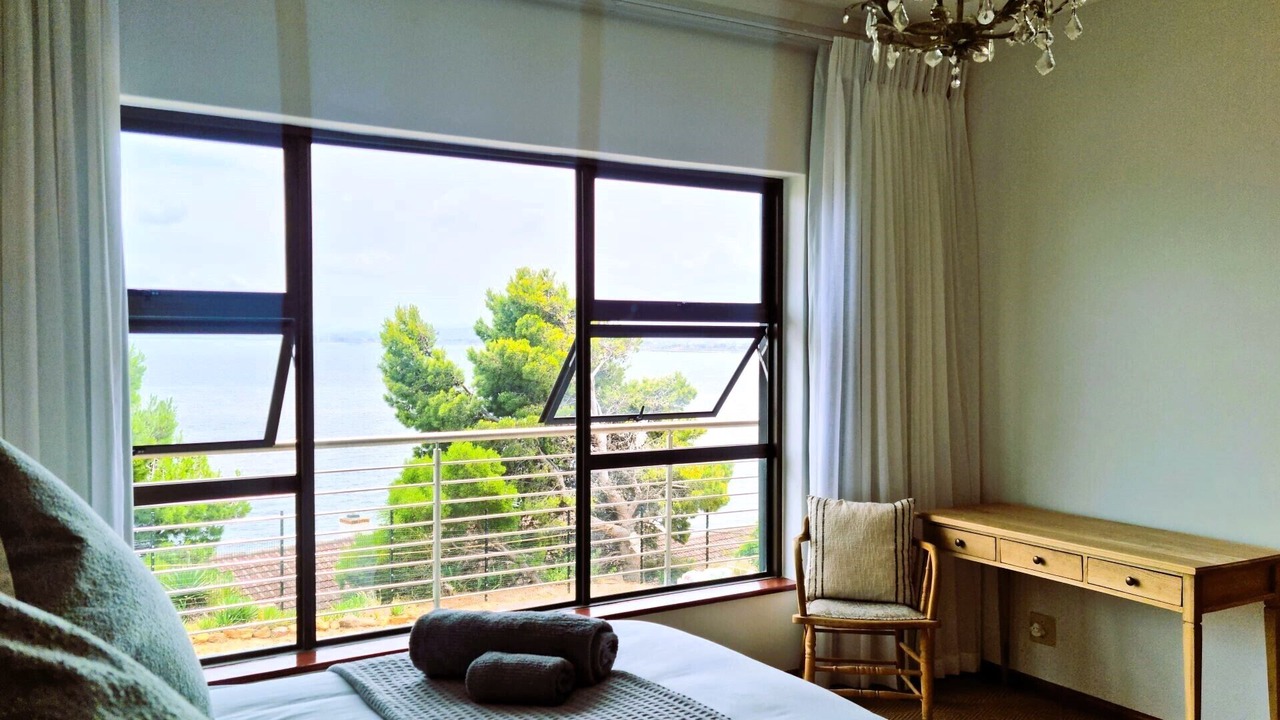 Photo of Bedroom in Mountainside
