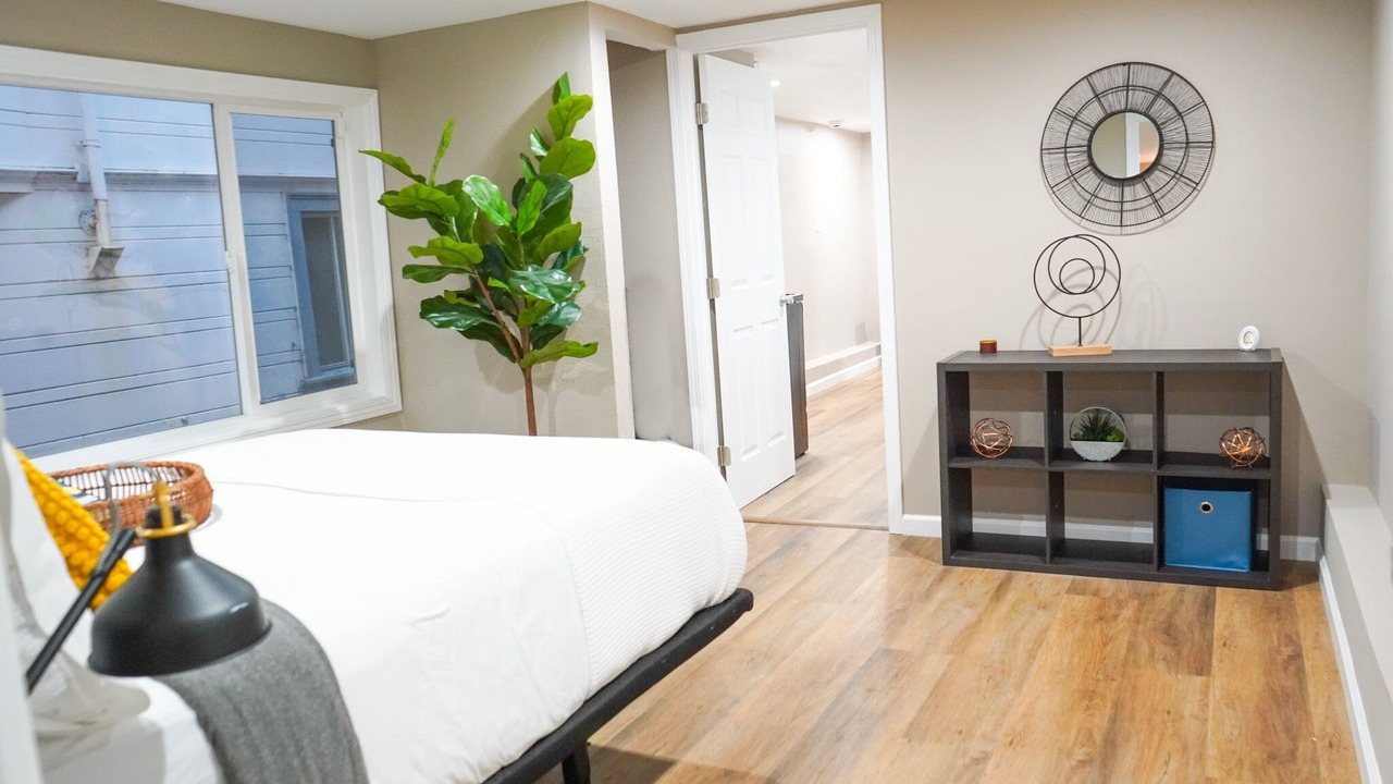 Photo of Bedroom in Longfellow