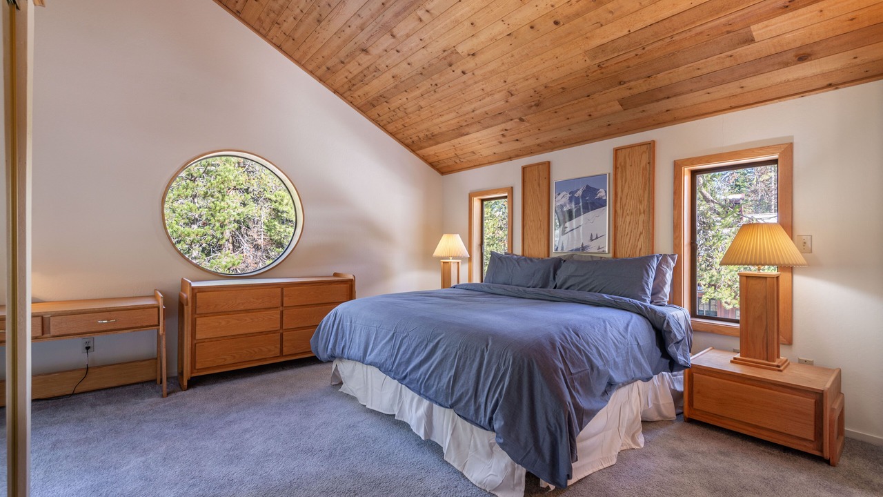 Photo of Bedroom in Alpine Meadows