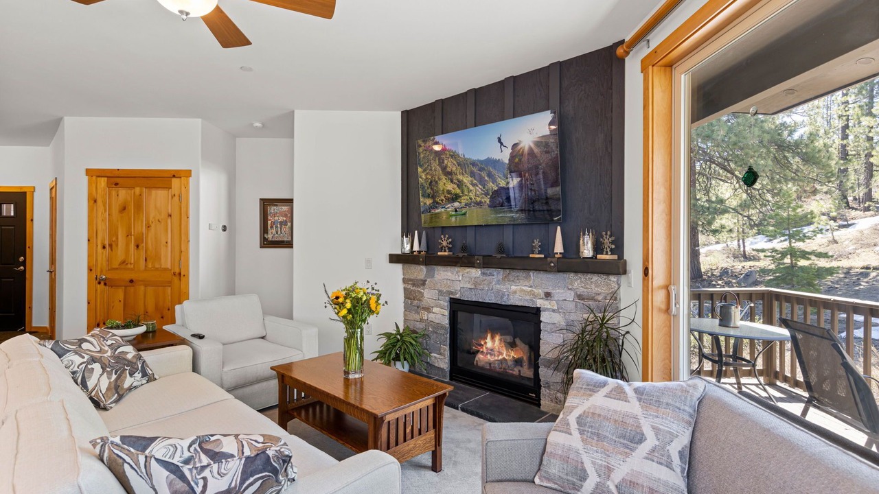 Photo of Livingroom in Truckee