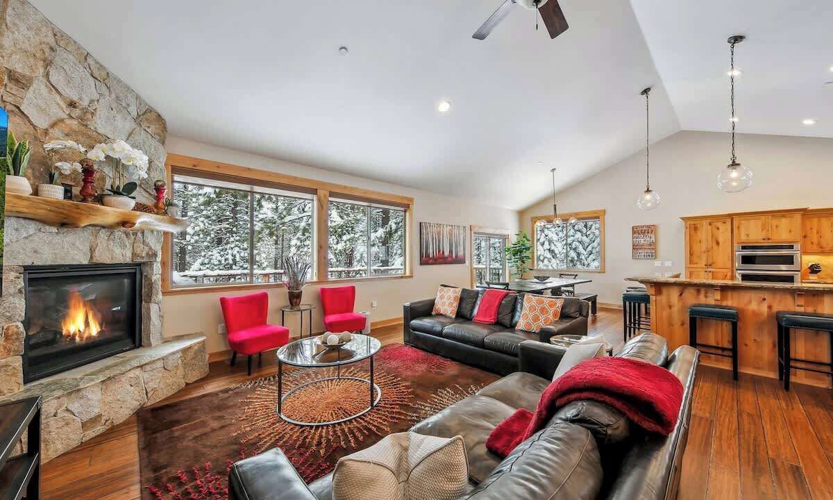 Photo of Livingroom in Pioneer Trail
