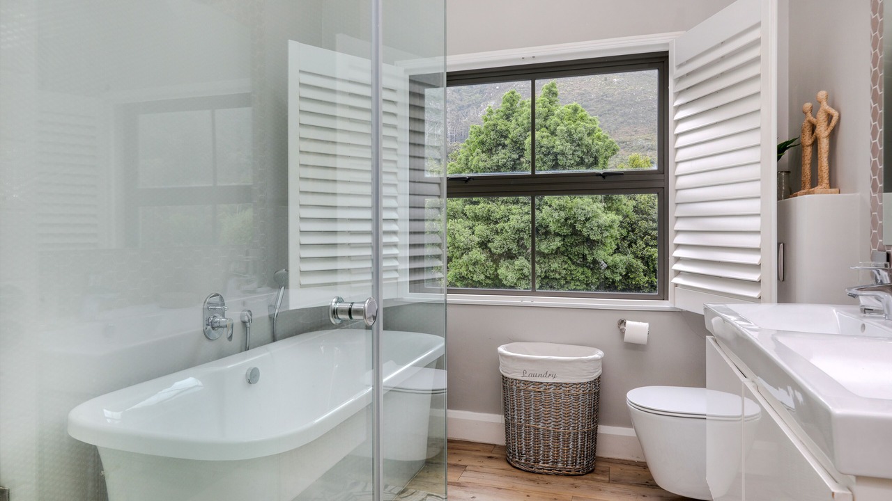 Photo of Bathroom in Newlands
