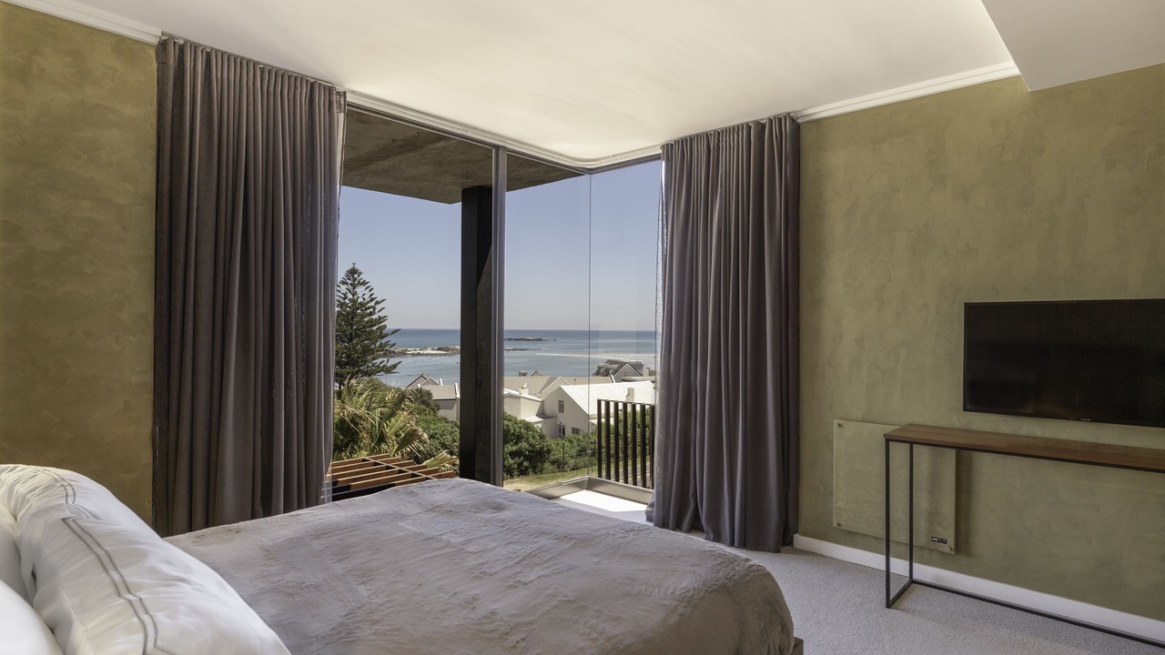 Photo of Bedroom in Bloubergstrand