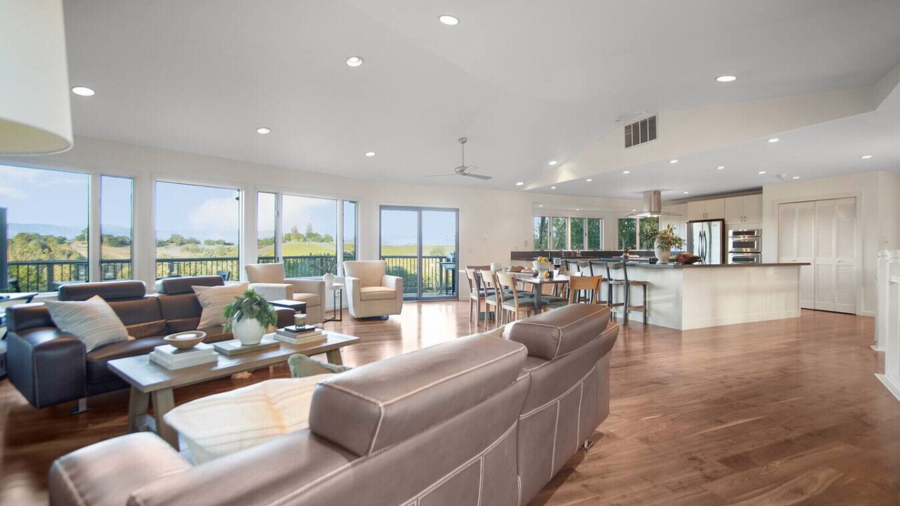Photo of Livingroom in Healdsburg