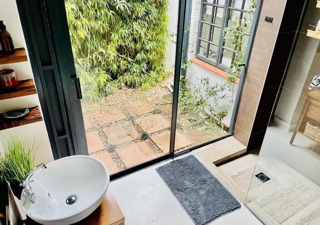 Photo of Bathroom in Greater Johannesburg Metropolitan Area
