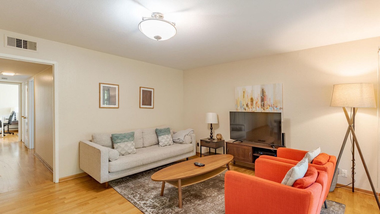 Photo of Livingroom in Sharon Heights