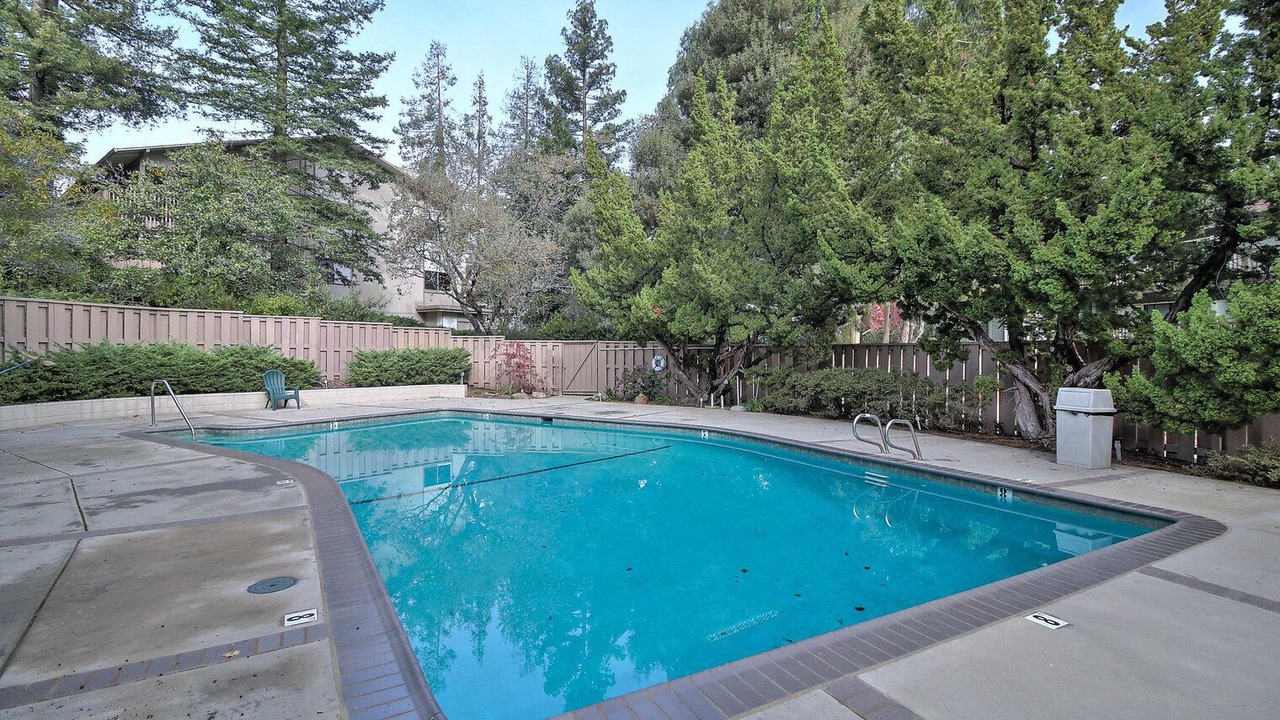 Photo of Outdoor in Sharon Heights