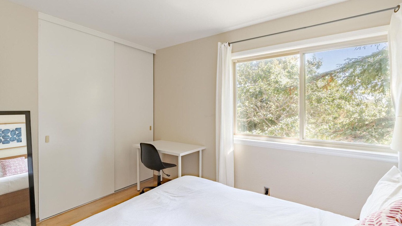 Photo of Bedroom in Sharon Heights
