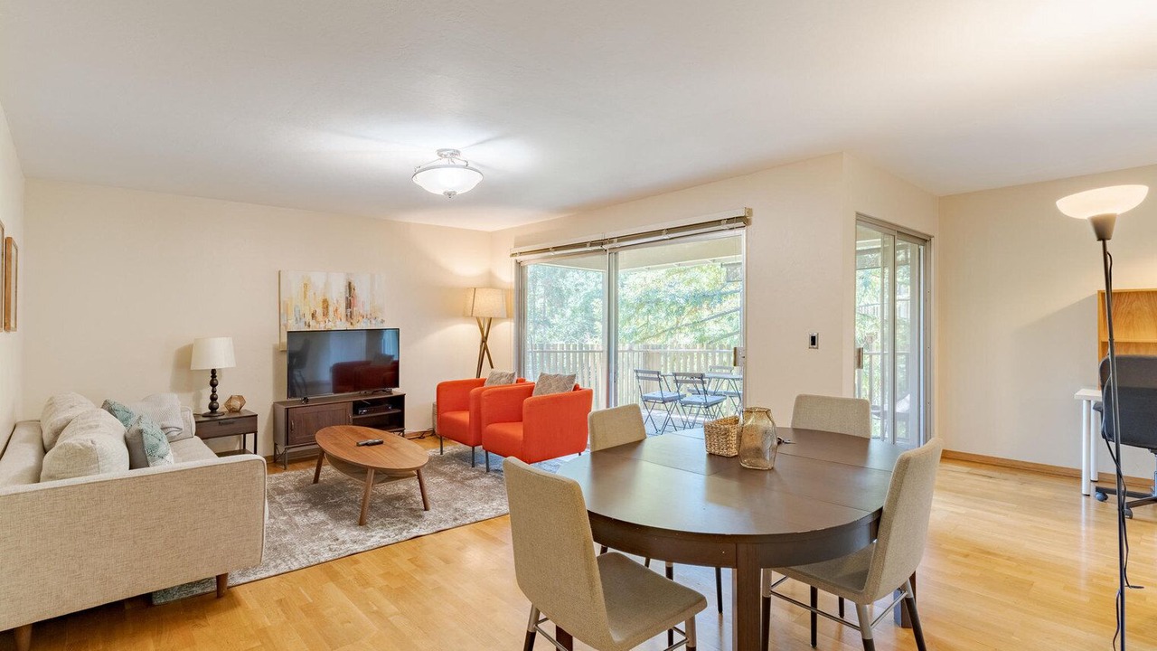 Photo of Livingroom in Sharon Heights