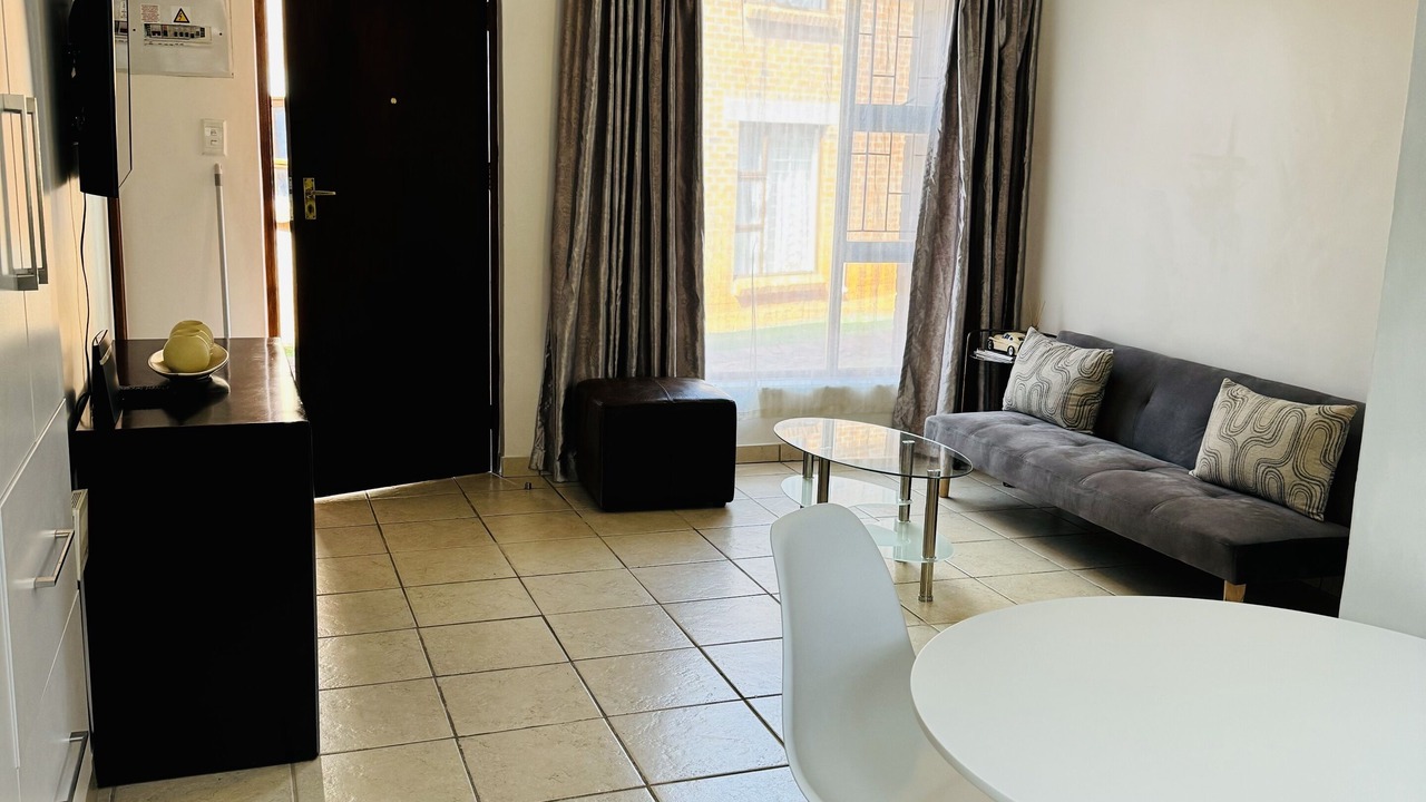 Photo of Livingroom in Greater Johannesburg Metropolitan Area