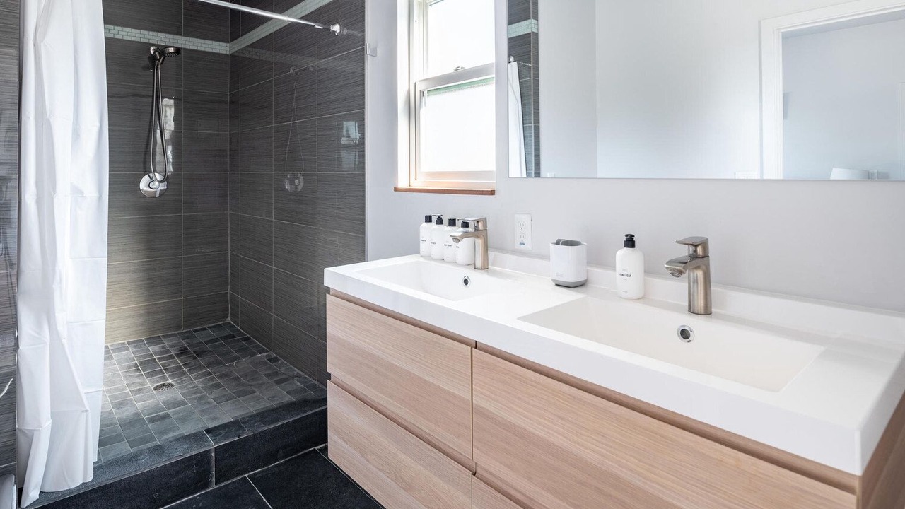 Photo of Bathroom in Northside