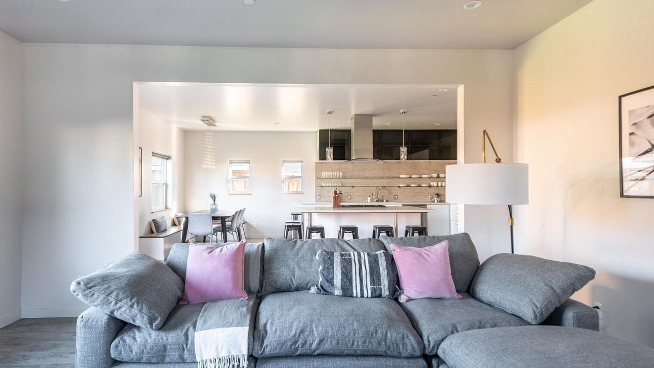 Photo of Livingroom in Northside