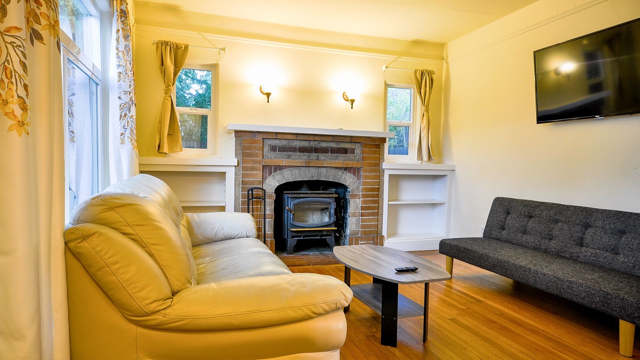 Photo of Livingroom in Barron Park
