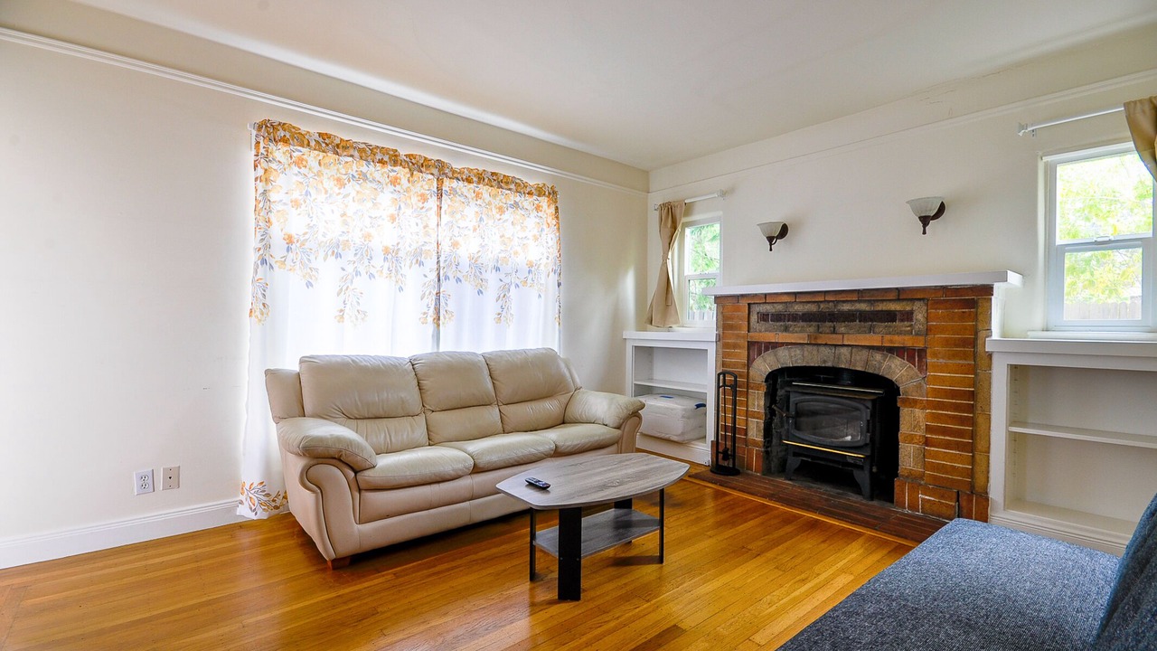 Photo of Livingroom in Barron Park