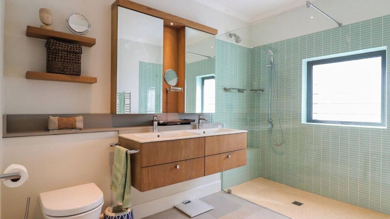 Photo of Bathroom in Eastcliff