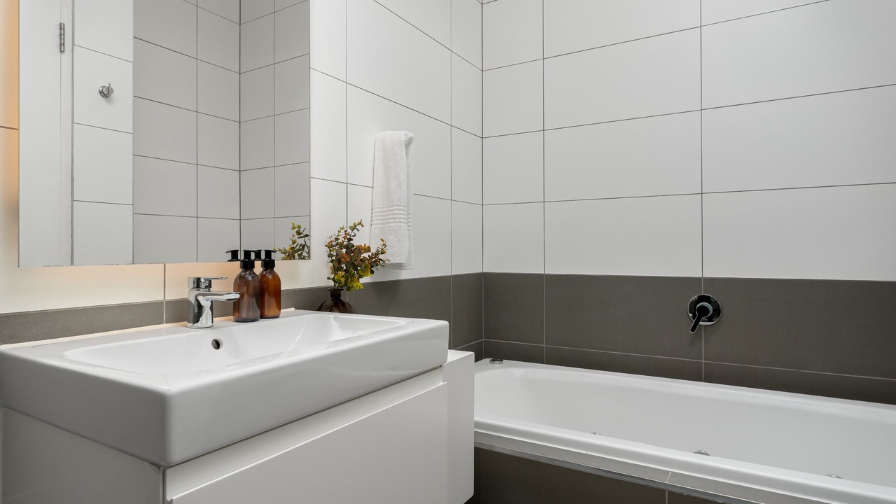 Photo of Bathroom in Three Anchor Bay