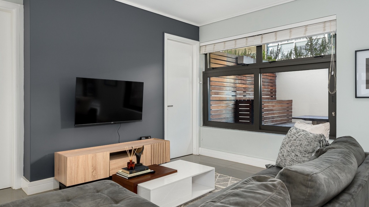 Photo of Livingroom in Three Anchor Bay