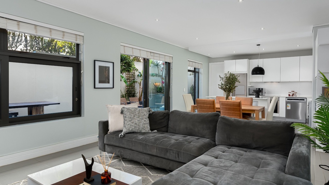 Photo of Livingroom in Three Anchor Bay