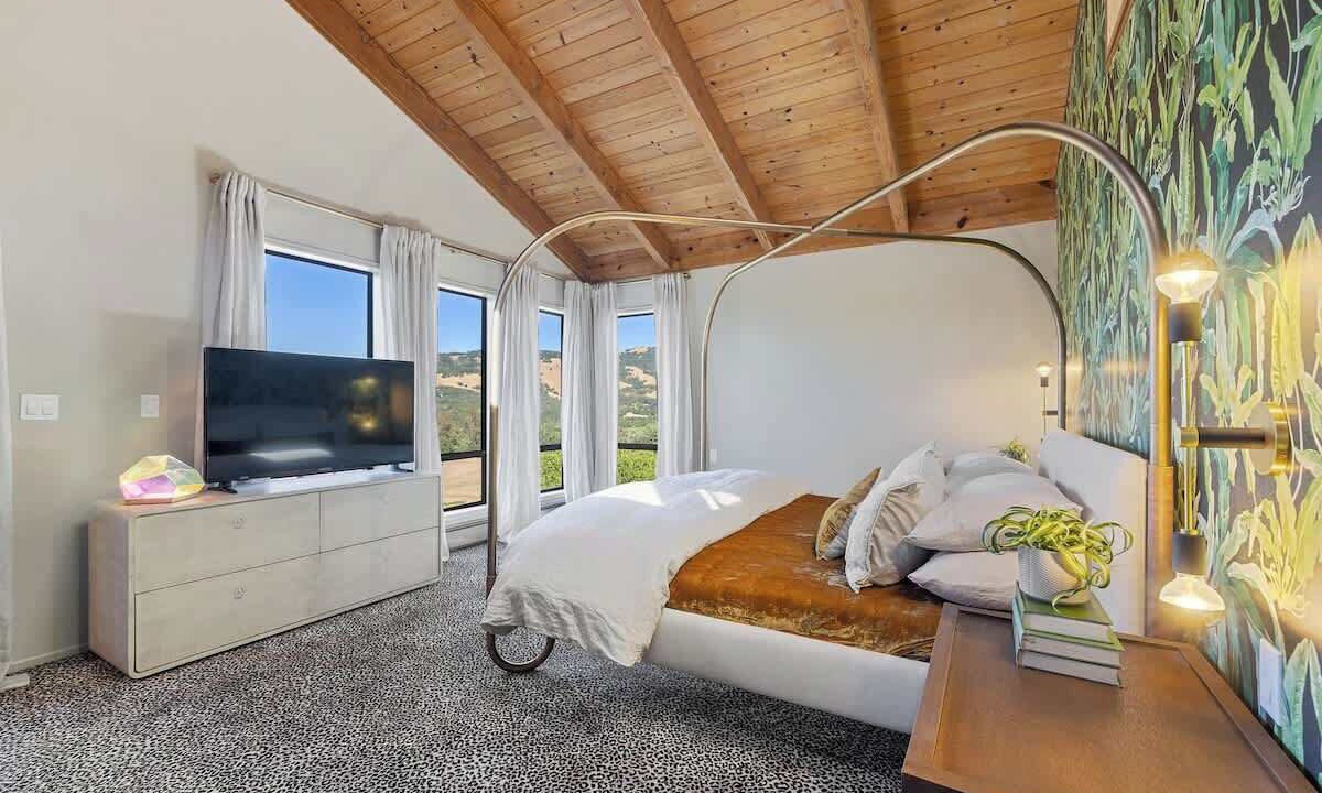 Photo of Bedroom in Santa Rosa