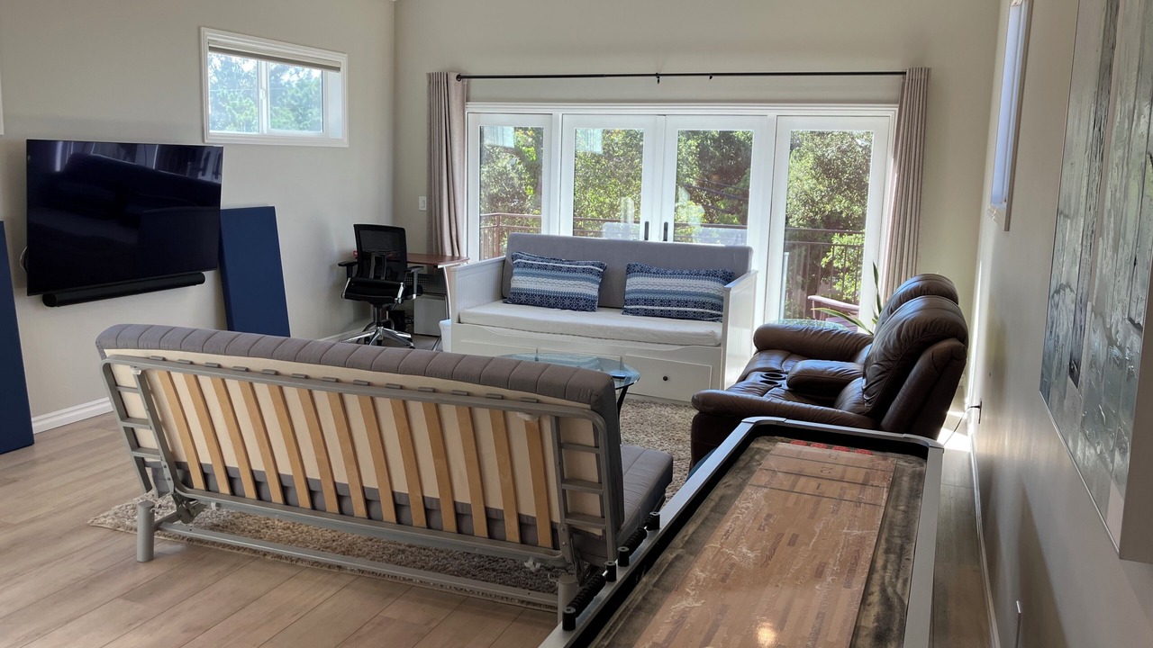 Photo of Livingroom in Burlingame Hills