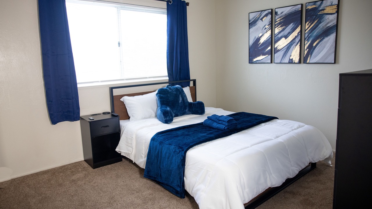 Photo of Bedroom in Longfellow