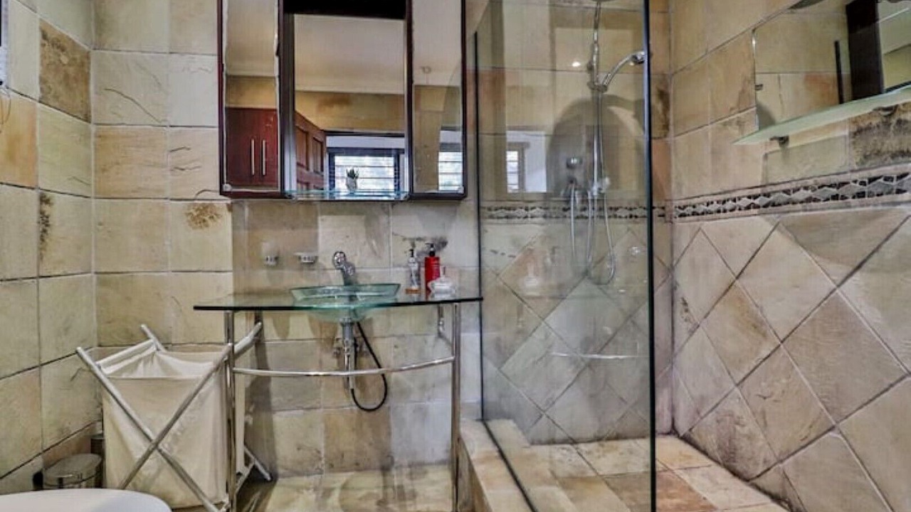Photo of Bathroom in Greater Johannesburg Metropolitan Area