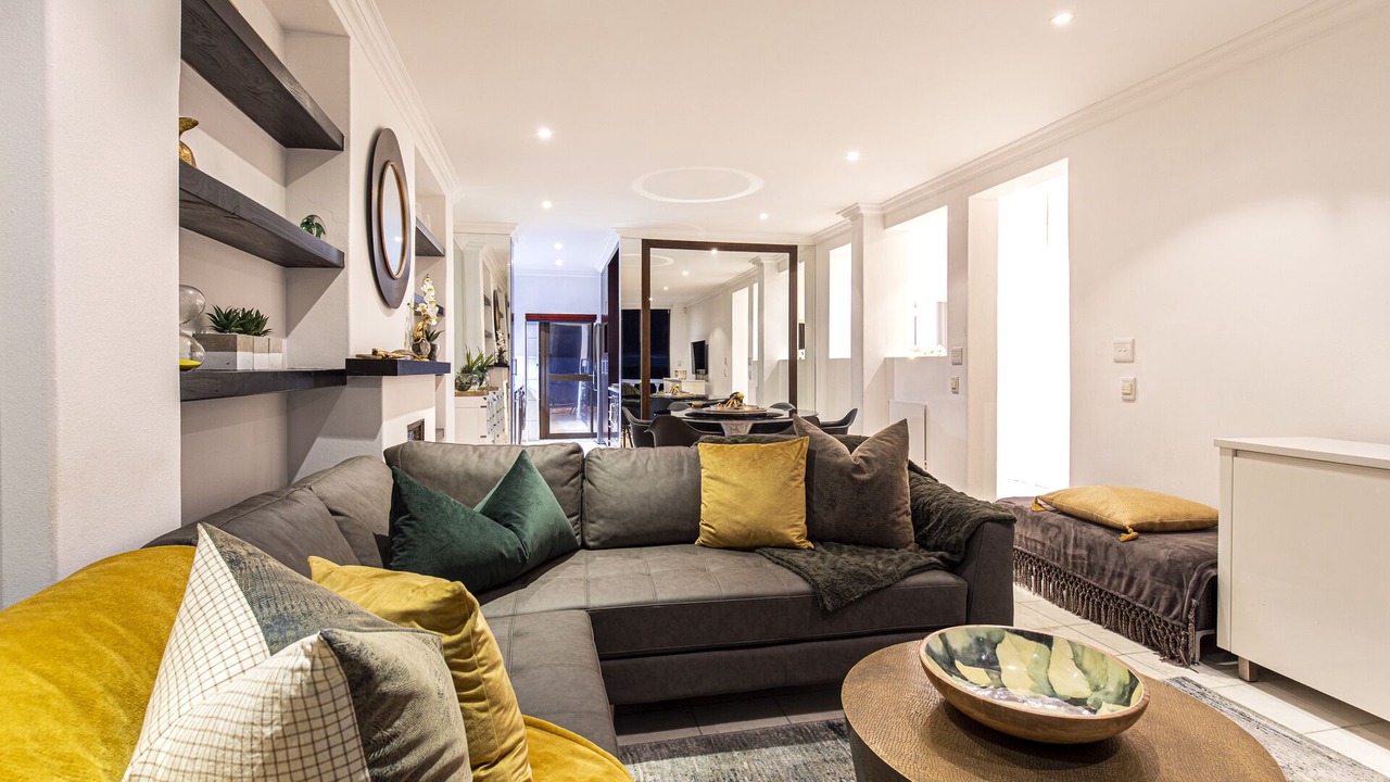 Photo of Livingroom in Plumstead