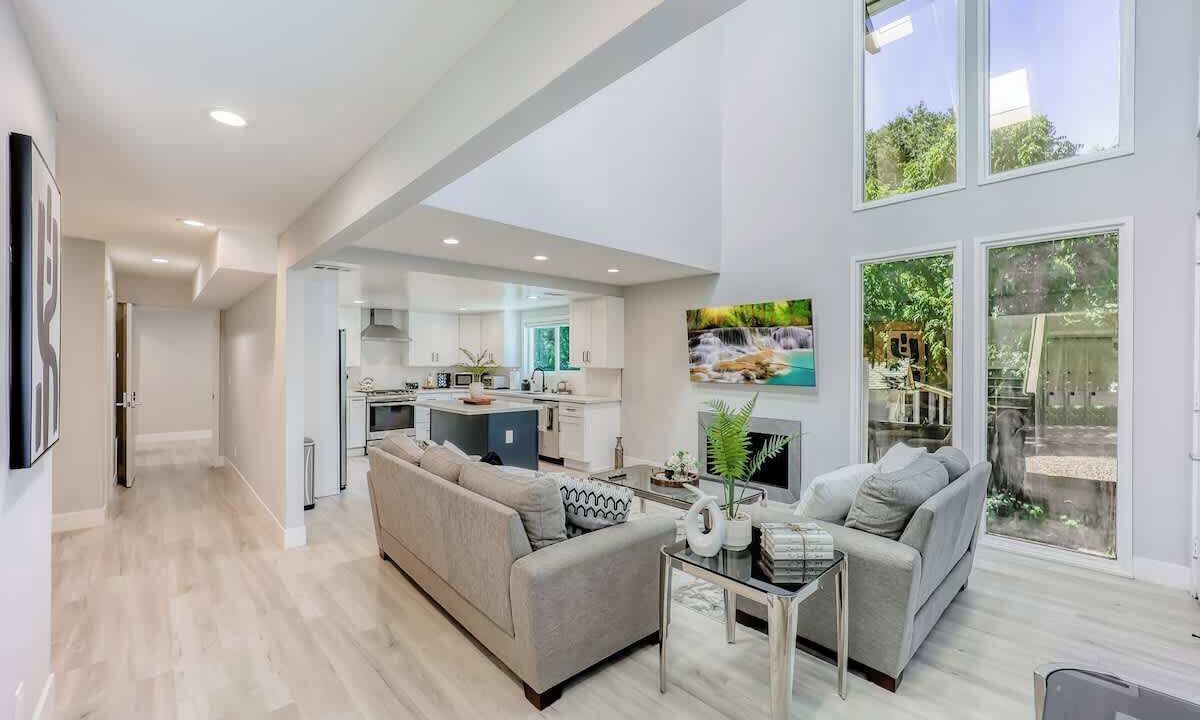 Photo of Livingroom in Menlo Park