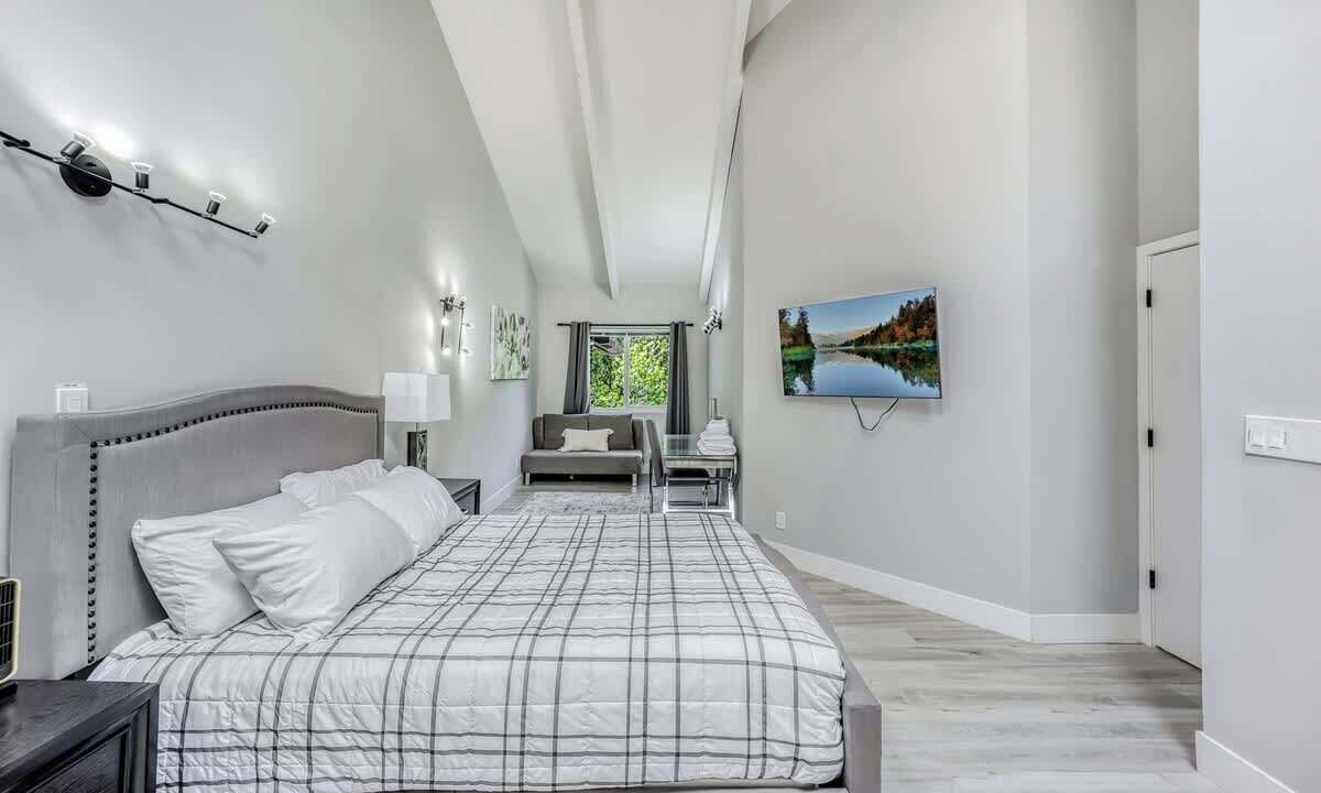 Photo of Bedroom in Menlo Park
