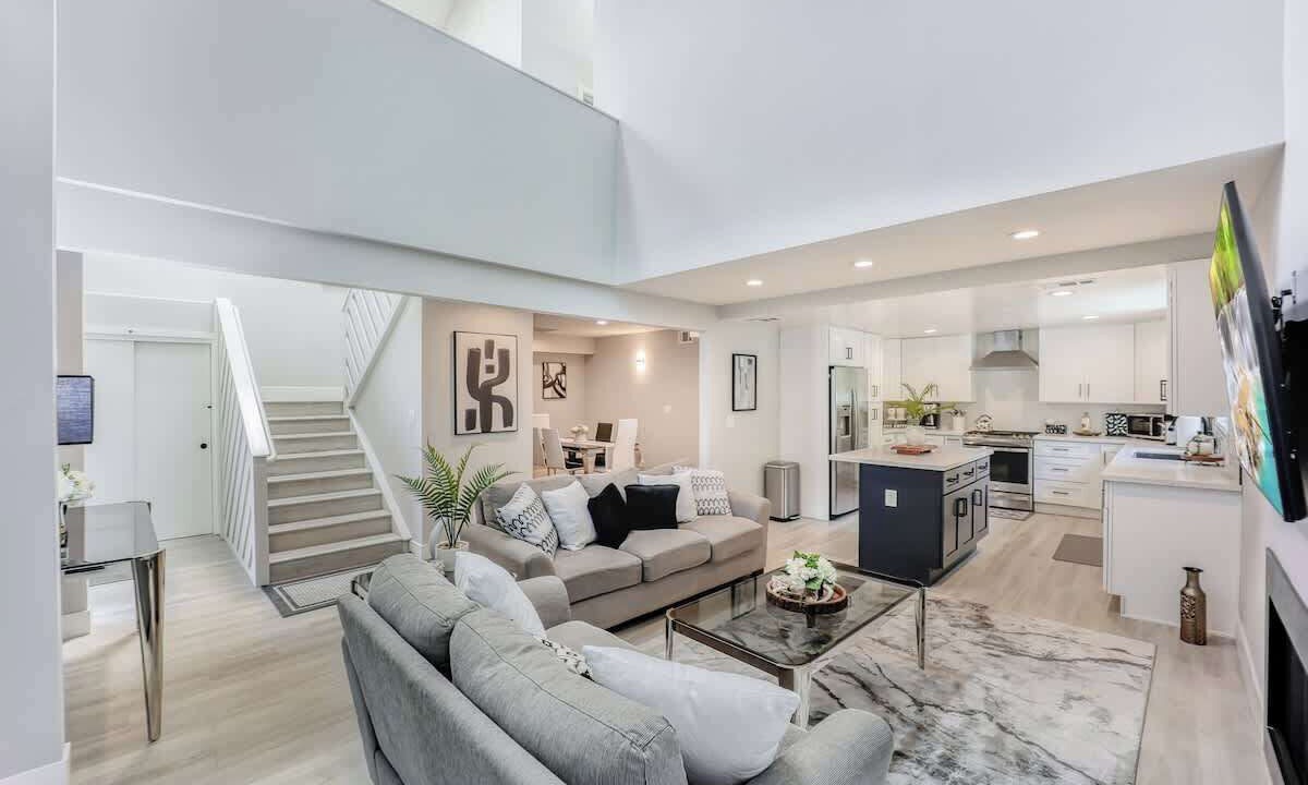 Photo of Livingroom in Menlo Park