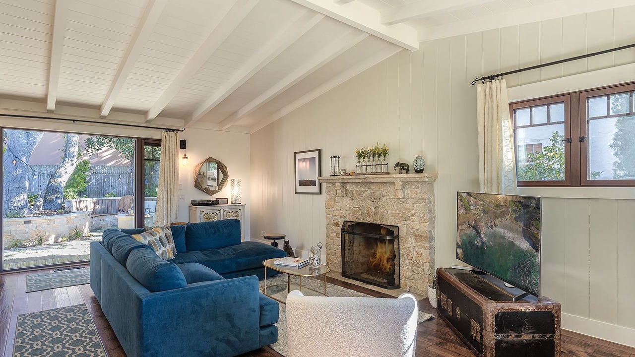 Photo of Livingroom in Northeast Carmel