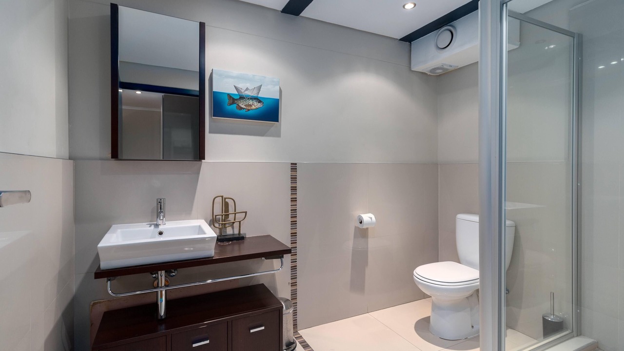 Photo of Bathroom in Foreshore