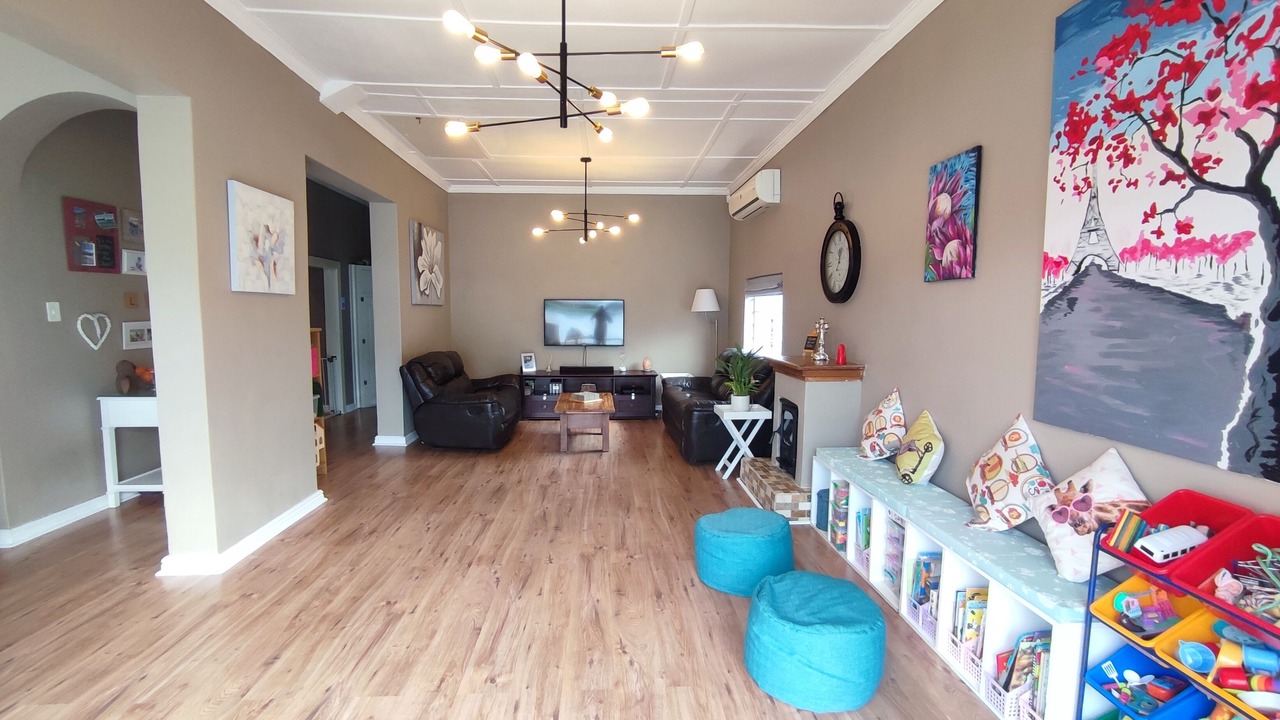 Photo of Livingroom in Claremont