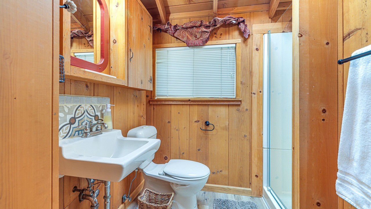 Photo of Bathroom in Mi-Wuk Village