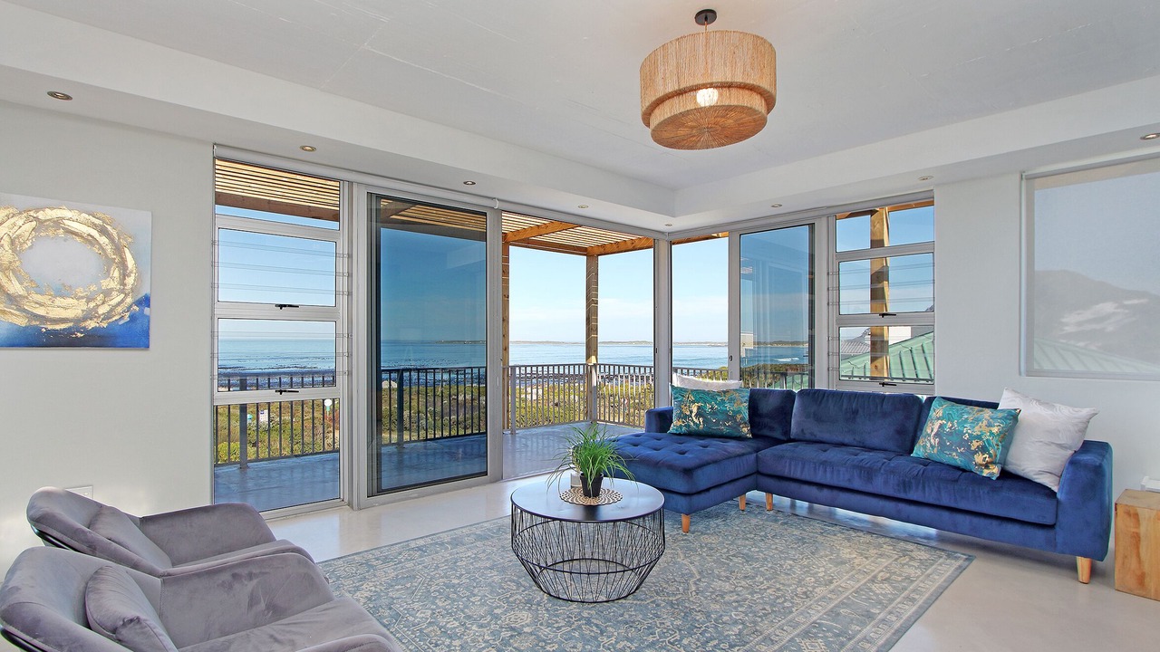 Photo of Livingroom in Betty's Bay