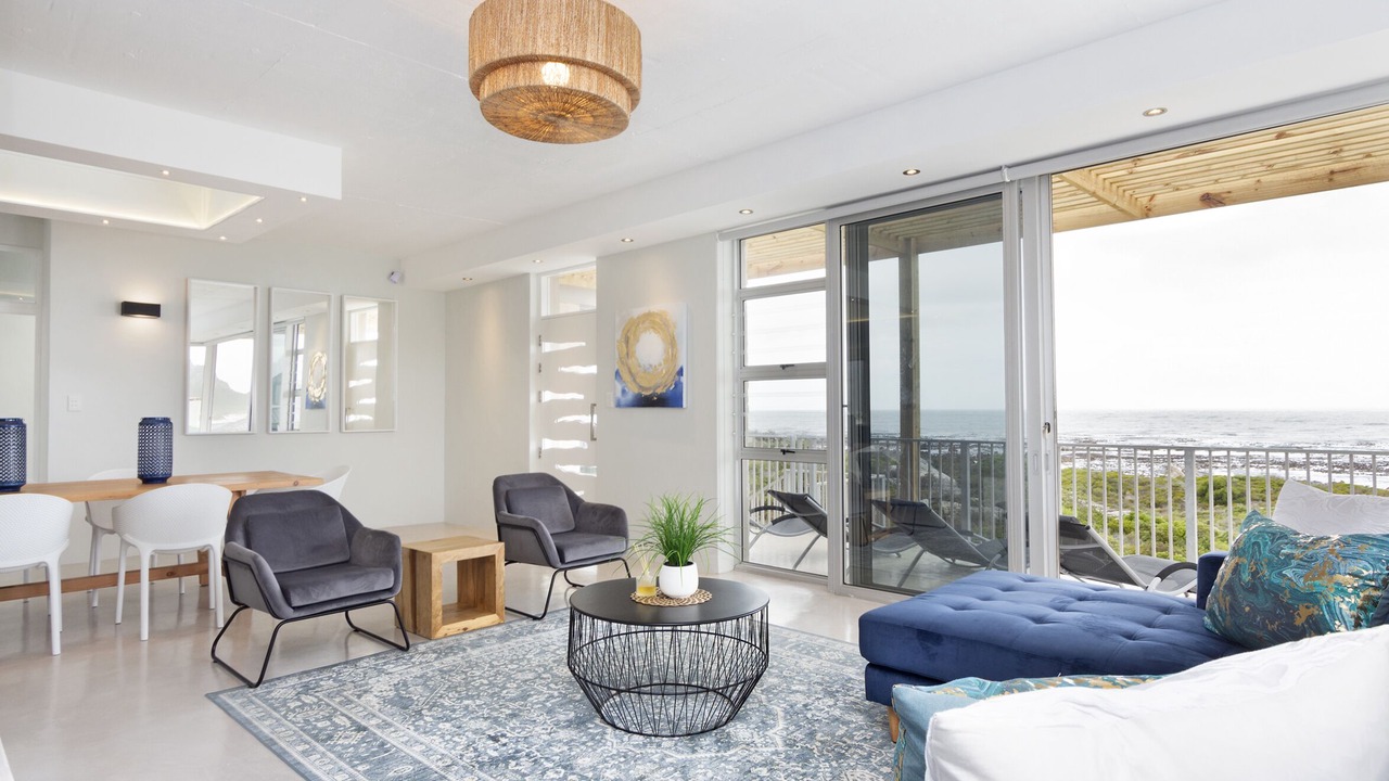 Photo of Livingroom in Betty's Bay